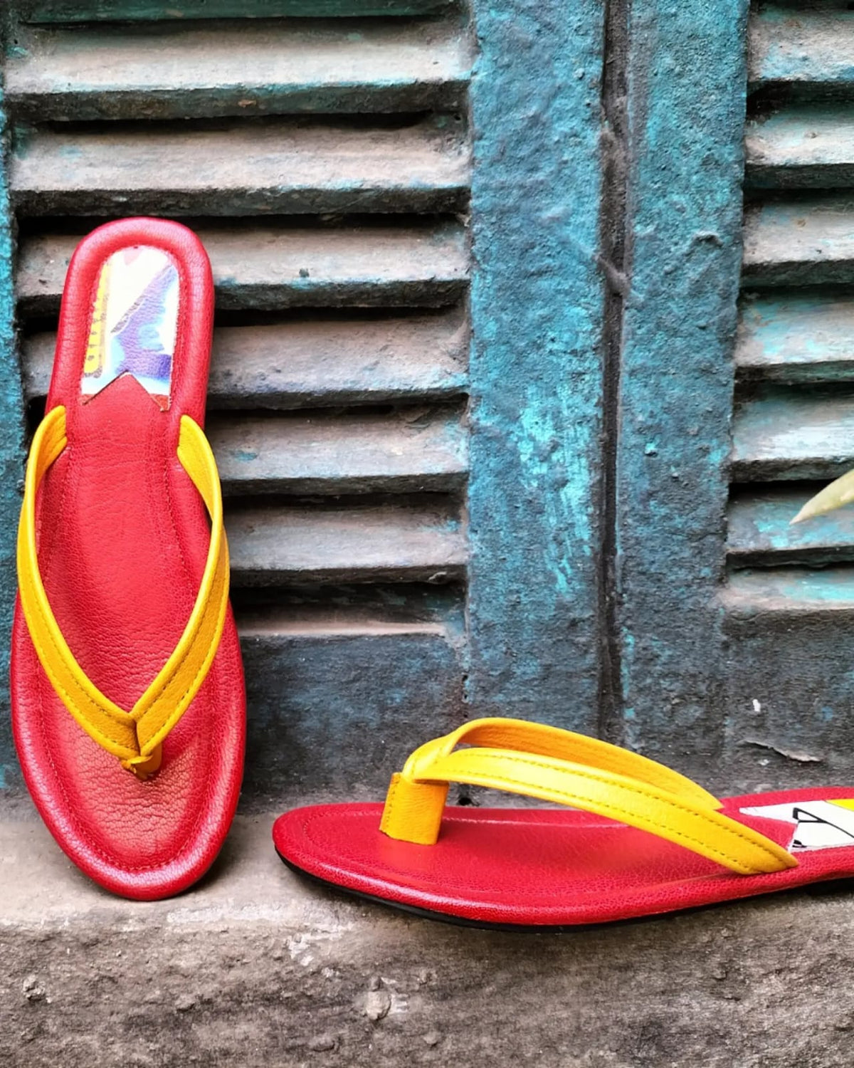 Leather Flip Flop Chappals (Red) - Handcrafted - Leatherist.official