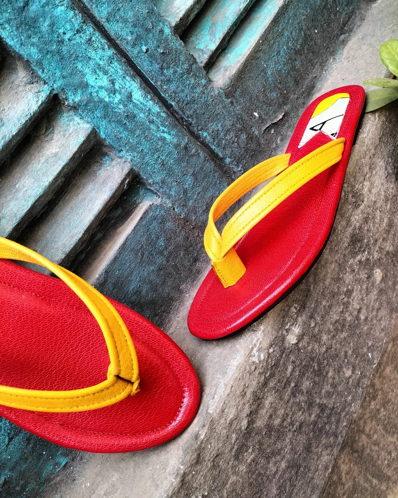 Leather Flip Flop Chappals (Red) - Handcrafted - Leatherist.official