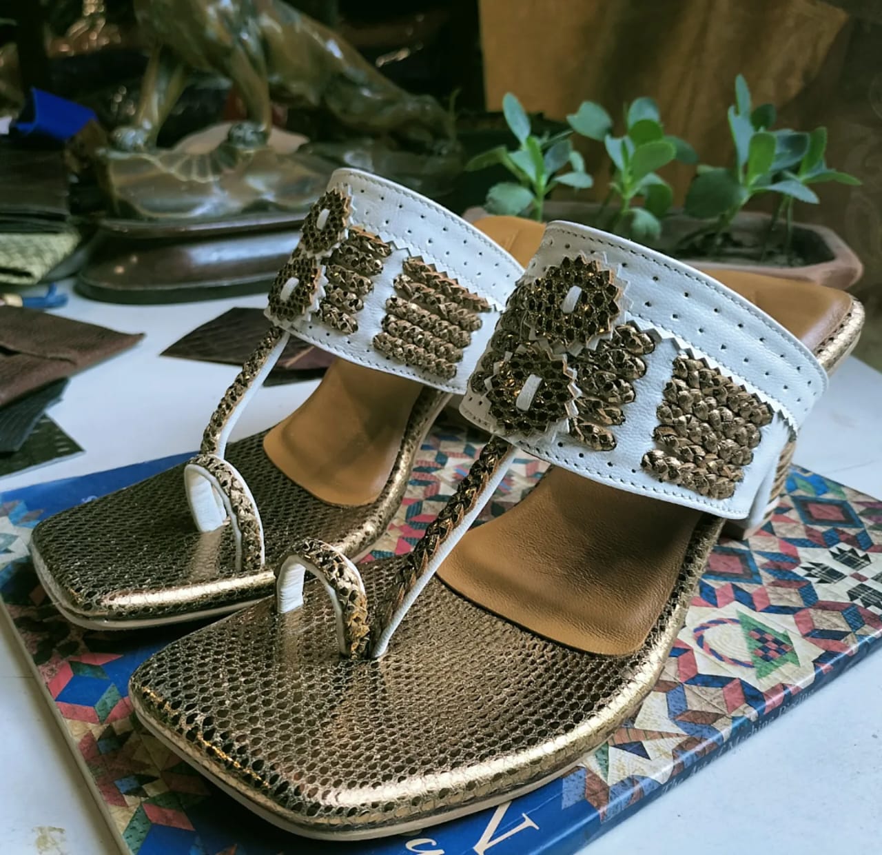 White Golden Kolhapuri Heels (Pure Leather) - Hand Crafted - Leatherist.official